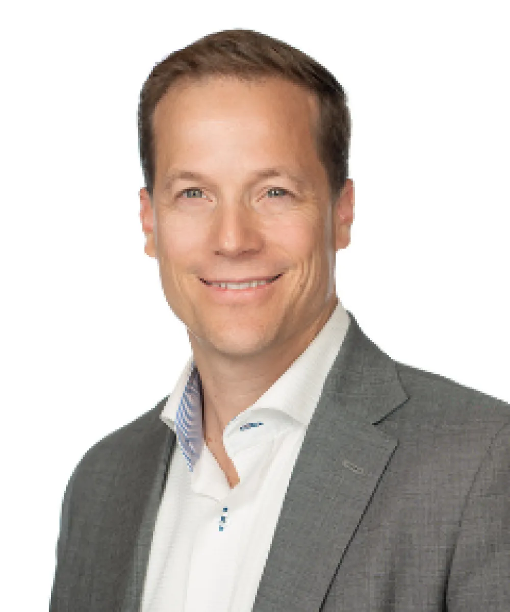 Peter Orth headshot